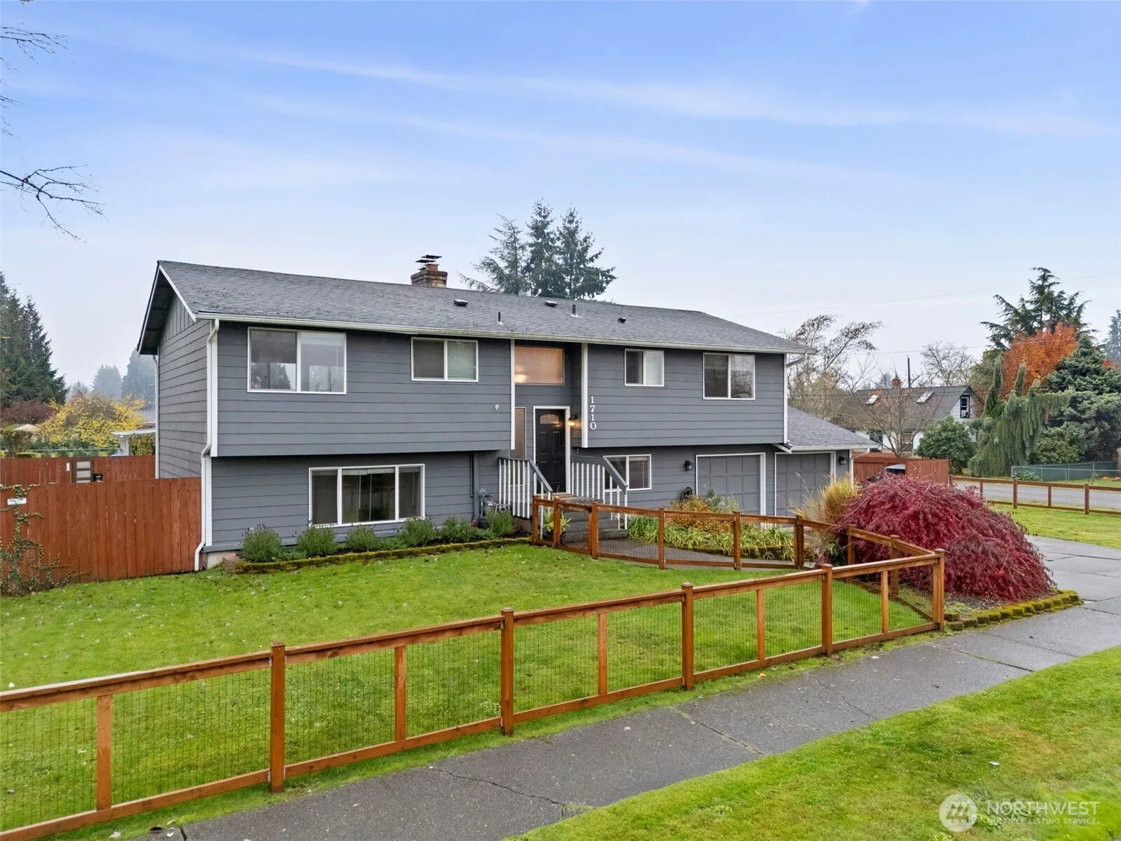 Property photo for 1710 12th Avenue Nw, Puyallup photo 2