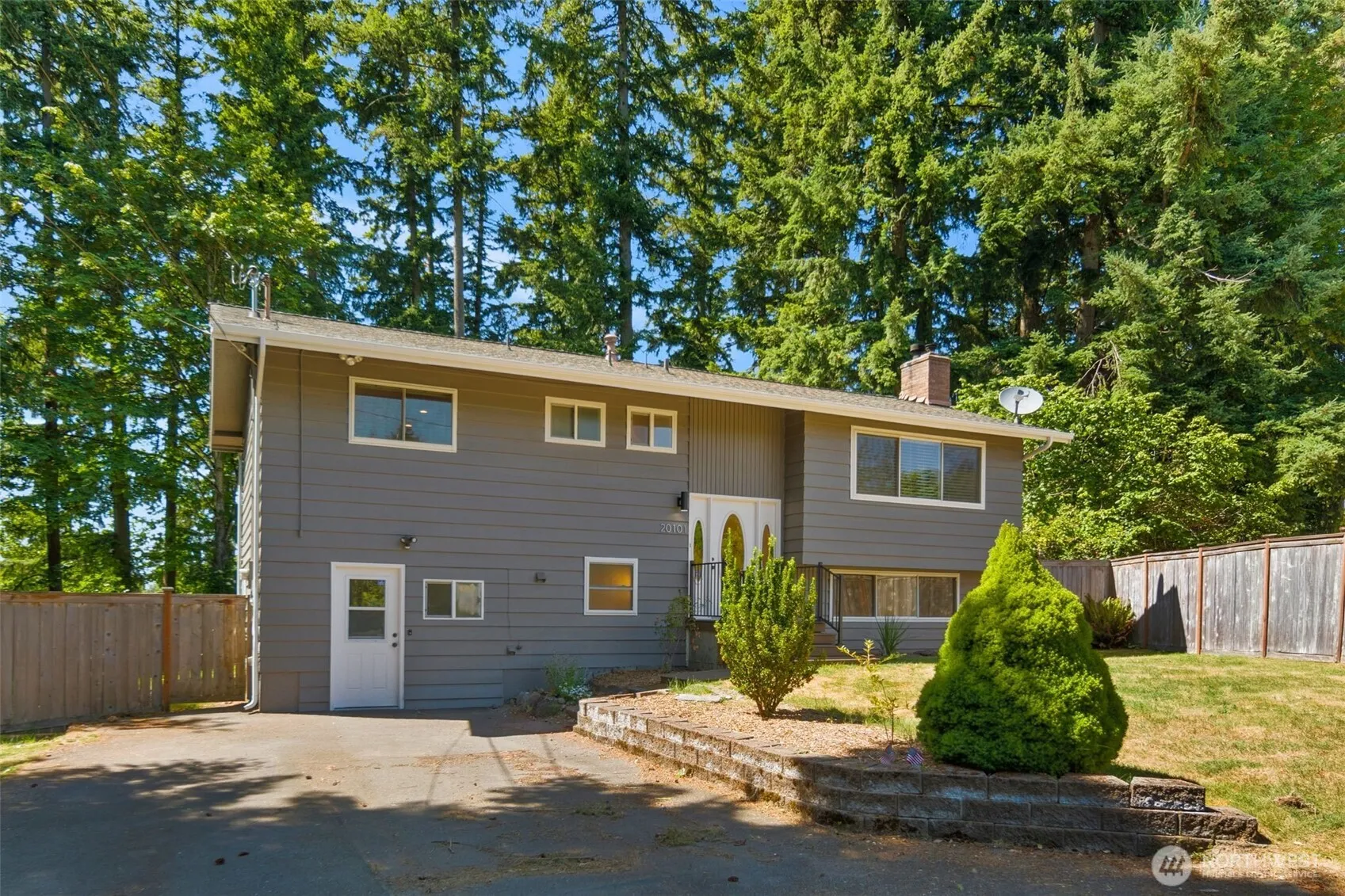 Property photo for 20101 95th Place Ne, Bothell photo 2