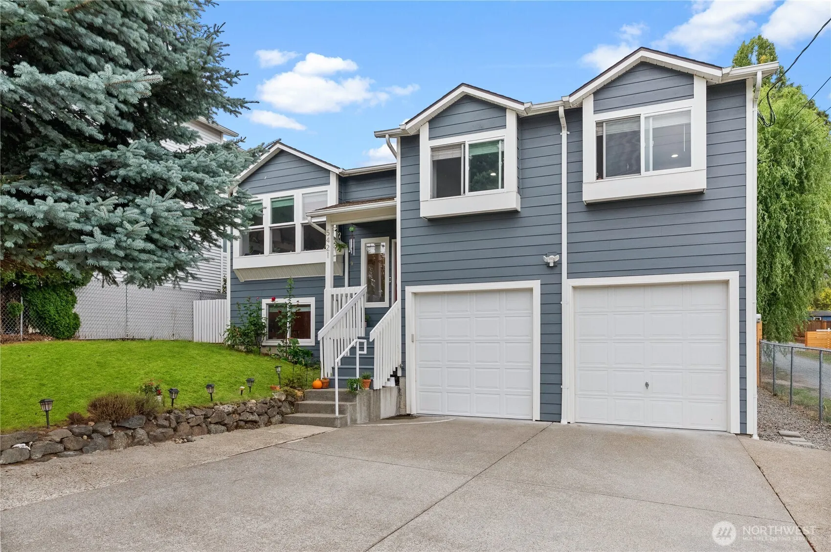 Property photo for 5421 S Roxbury Street, Seattle photo 2