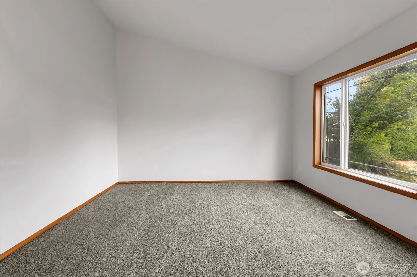 Property photo for 708 16th Place Nw, Puyallup photo 5