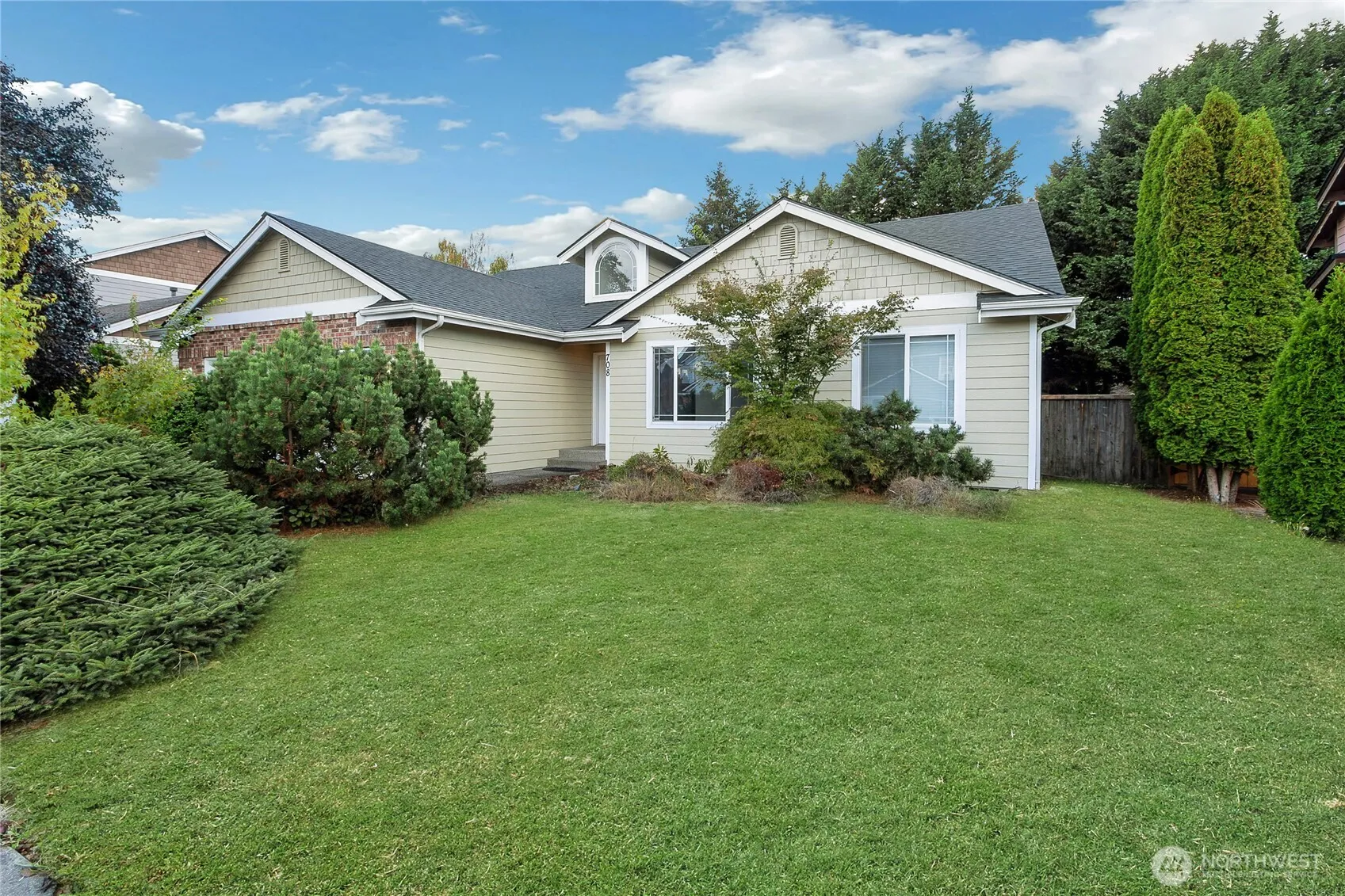 Property photo for 708 16th Place Nw, Puyallup