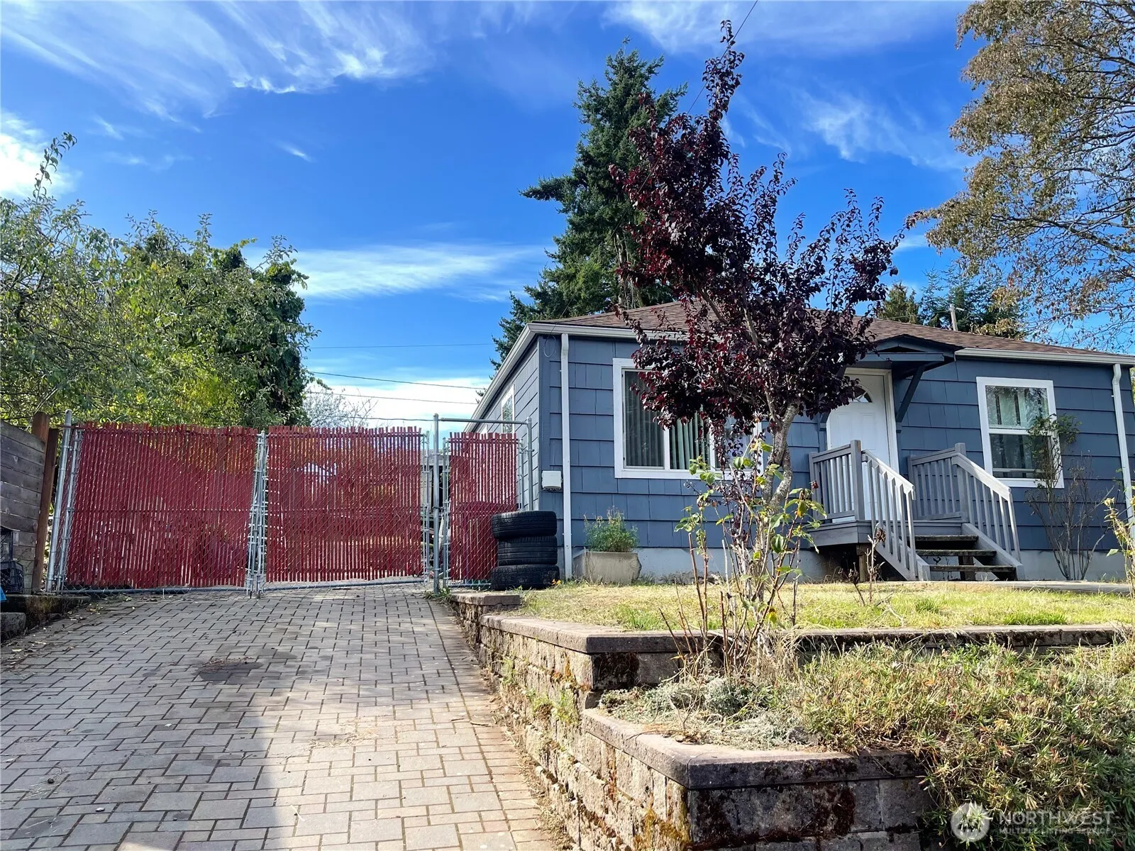 Property photo for 9827 20th Avenue Sw, Seattle photo 2