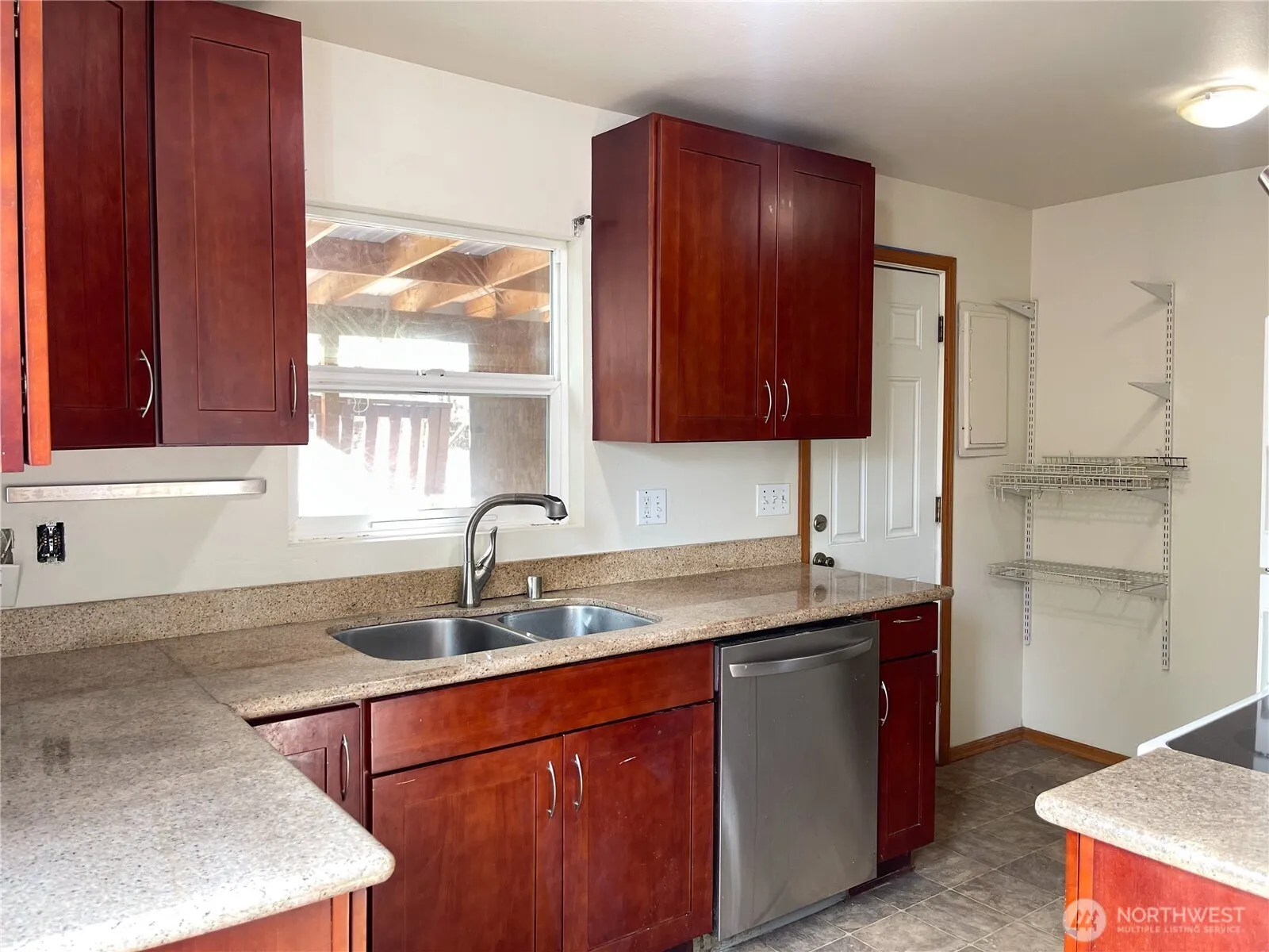 Property photo for 9827 20th Avenue Sw, Seattle photo 4