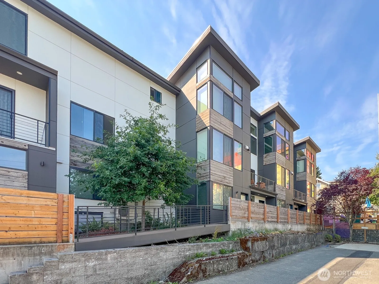 Property photo for 5031 35th Avenue S #unit D, Seattle photo 2