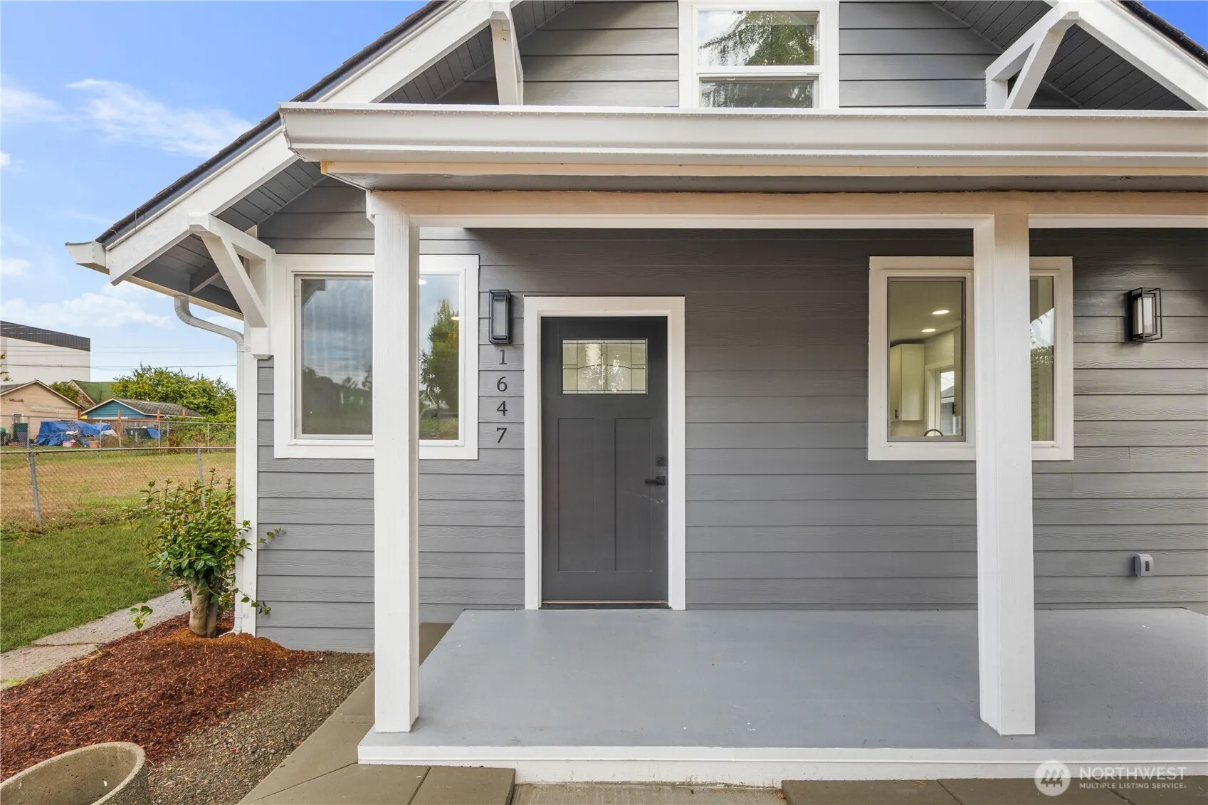 Property photo for 1647 E Wright Avenue, Tacoma photo 3