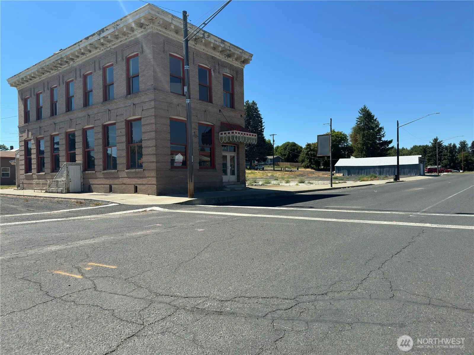 Property photo for 301 W Main Street, Almira photo 2
