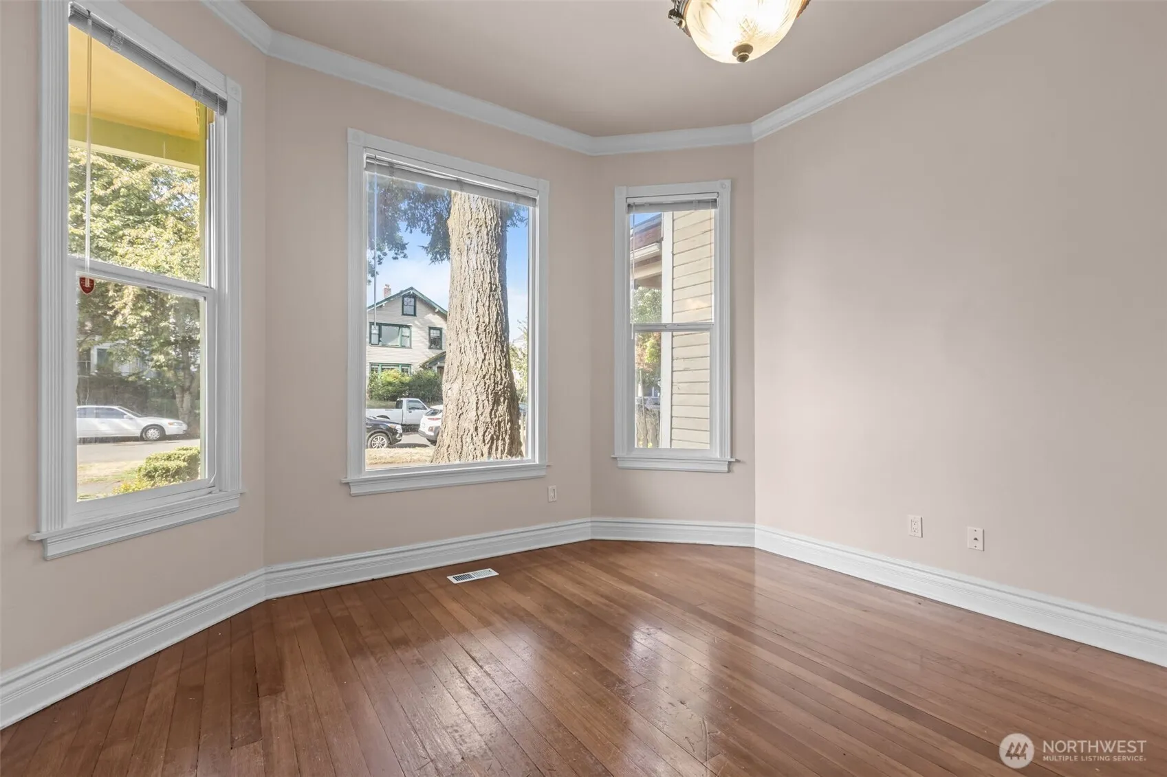 Property photo for 815 S L Street, Tacoma photo 5