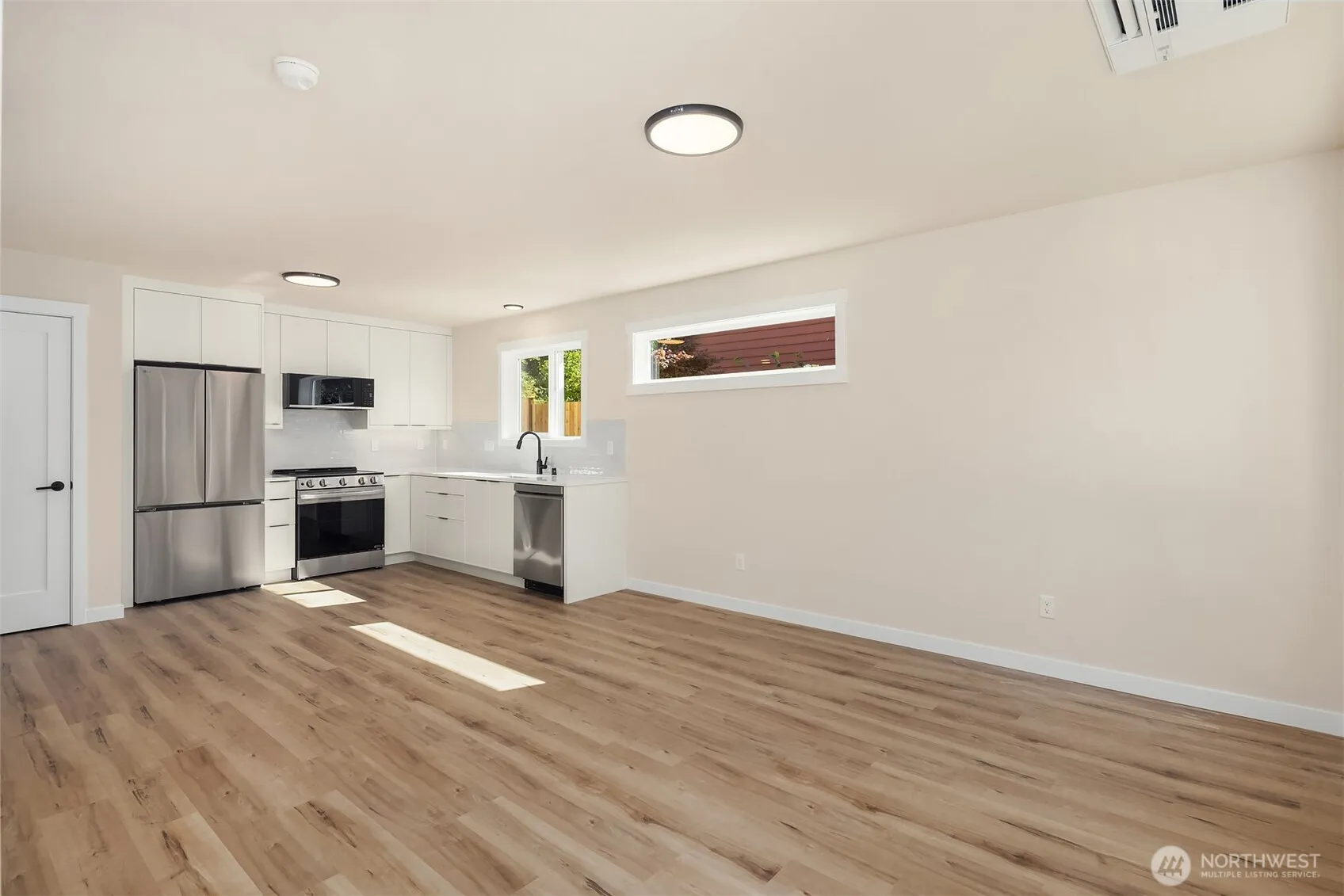 Property photo for 11526 38th Avenue Ne, Seattle photo 4