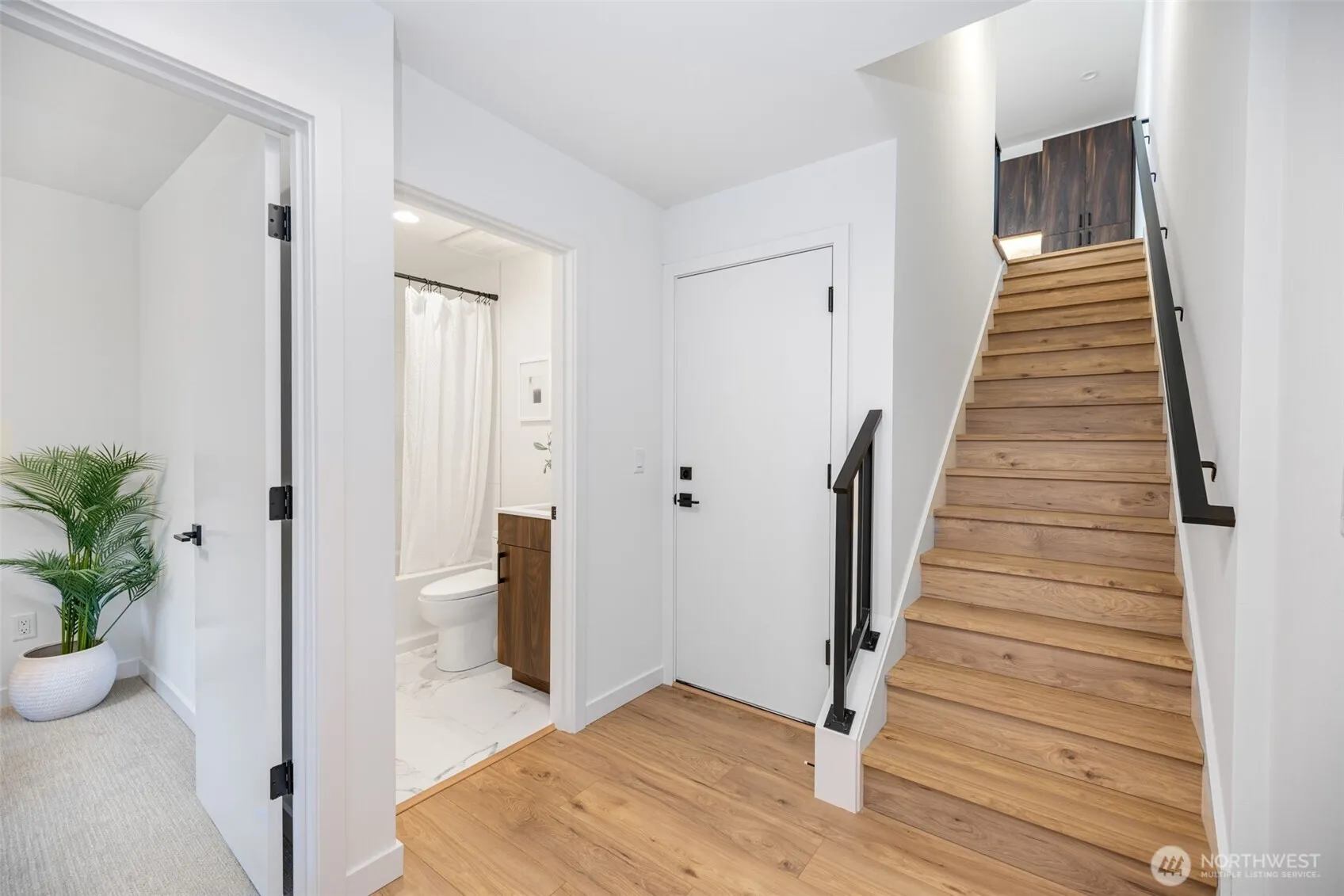Property photo for 2114 1st Avenue N, Seattle photo 5