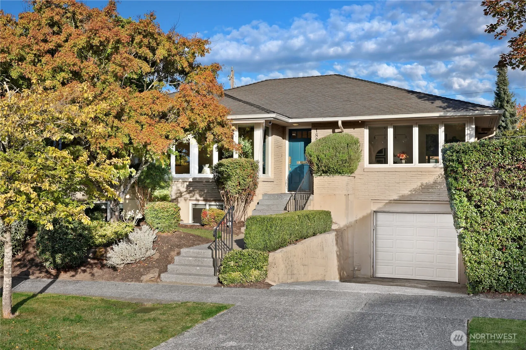 Property photo for 1852 40th Avenue E, Seattle photo 2