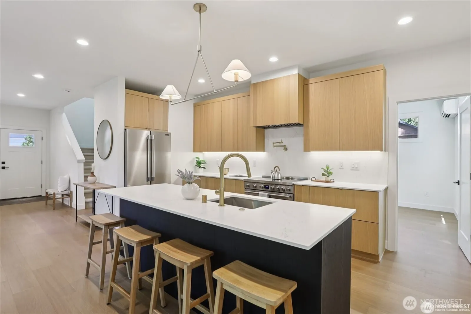Property photo for 11737 38th Avenue Ne #a, Seattle photo 4