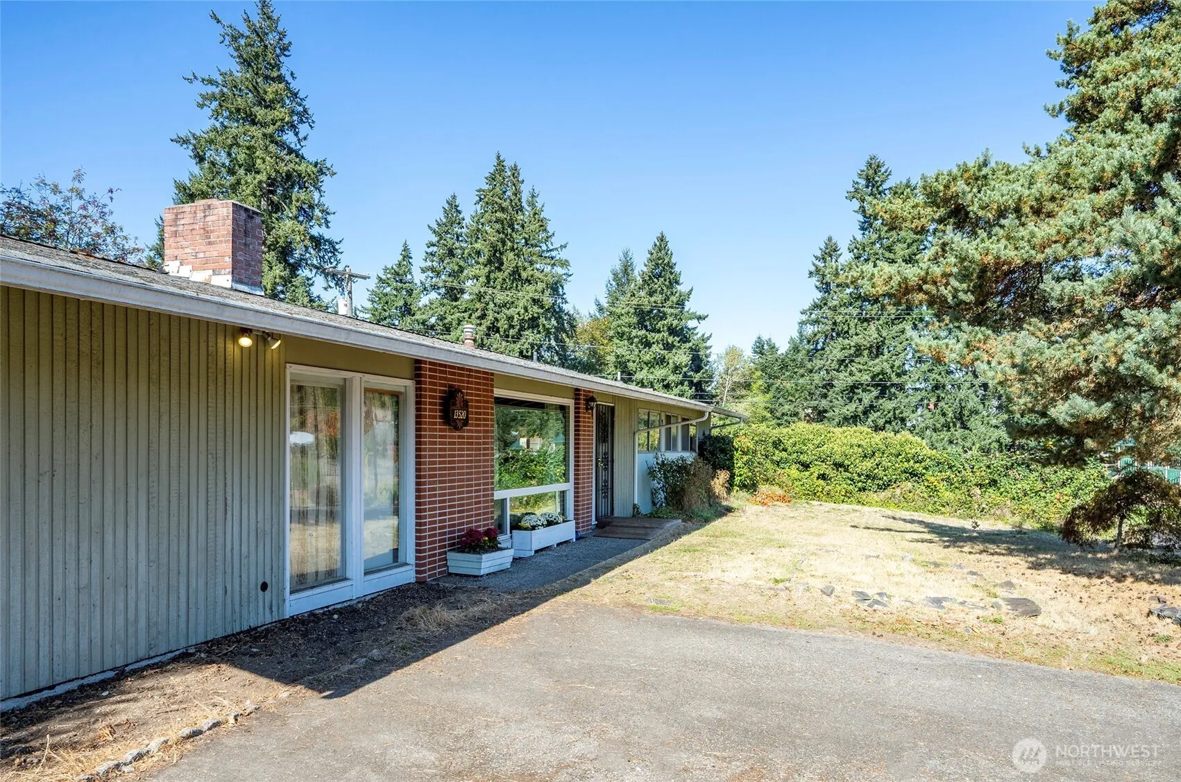 Property photo for 13520 13th Avenue Ct E, Tacoma photo 2