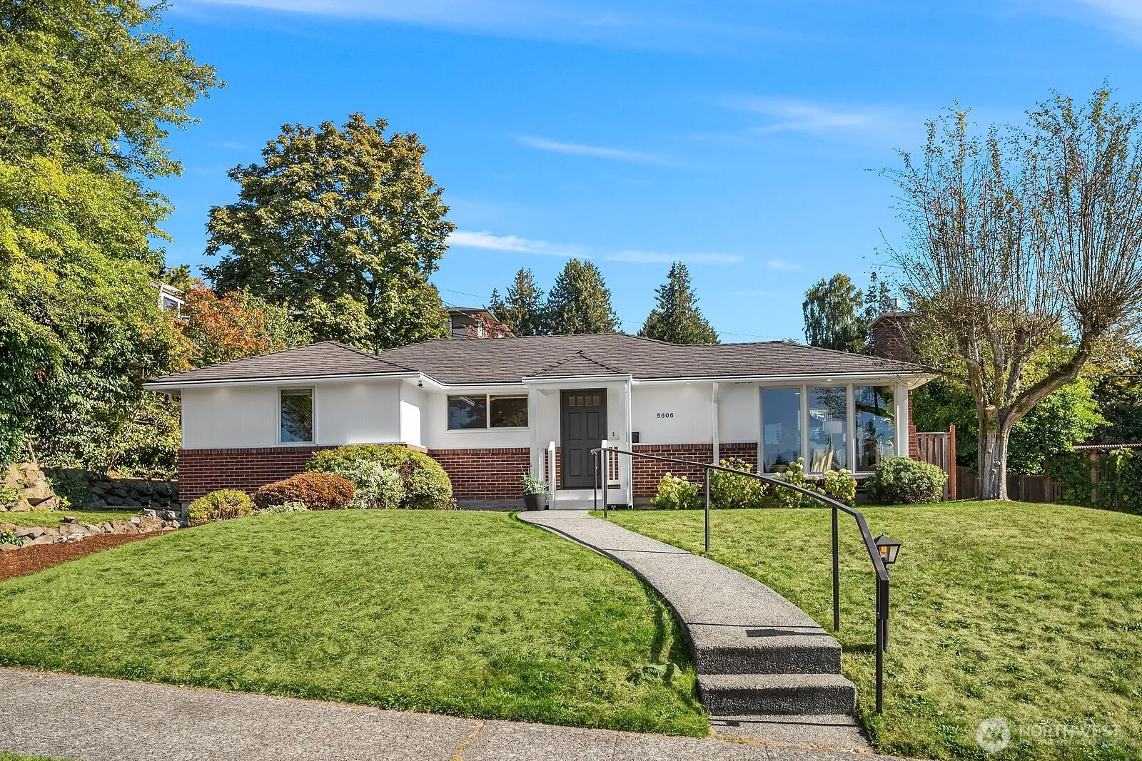 Property photo for 5606 59th Avenue Ne, Seattle