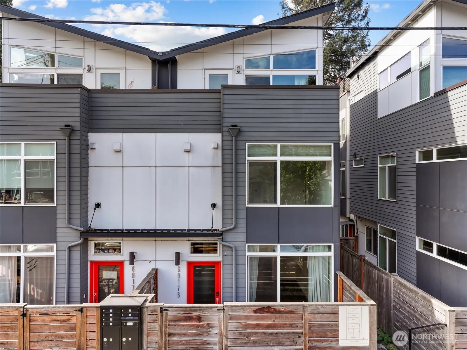 6917 Carleton Ave S #b, Seattle