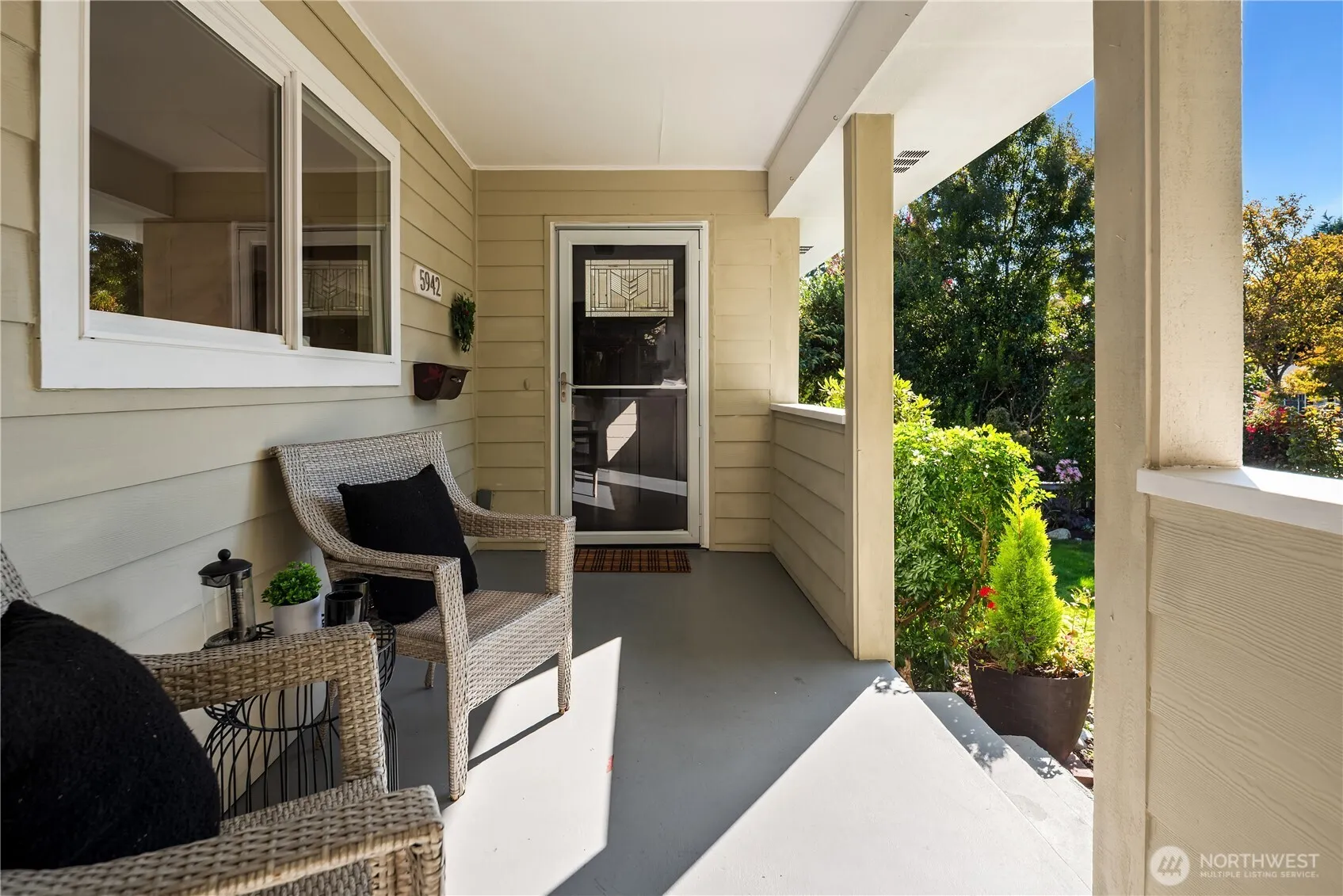 Property photo for 5942 46th Avenue Sw, Seattle photo 2