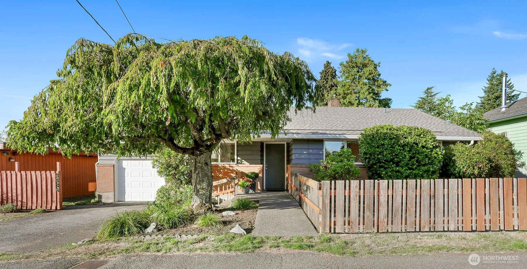 Property photo for 3916 Sw 100th Street, Seattle photo 2