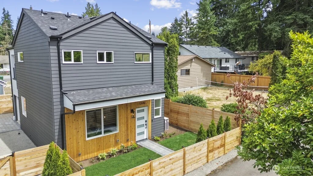 Property photo for 12046 5th Avenue Ne, Seattle photo 3