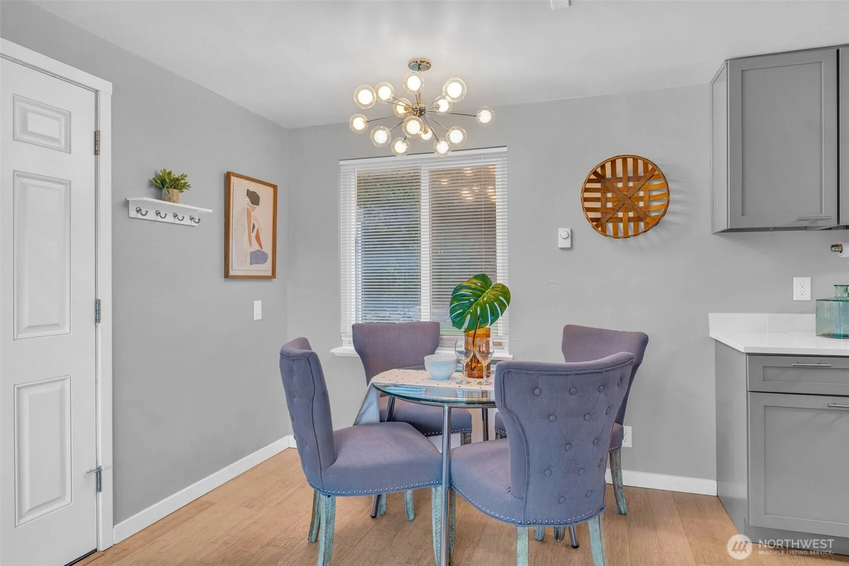 Property photo for 10237 31st Avenue Sw, Seattle photo 5
