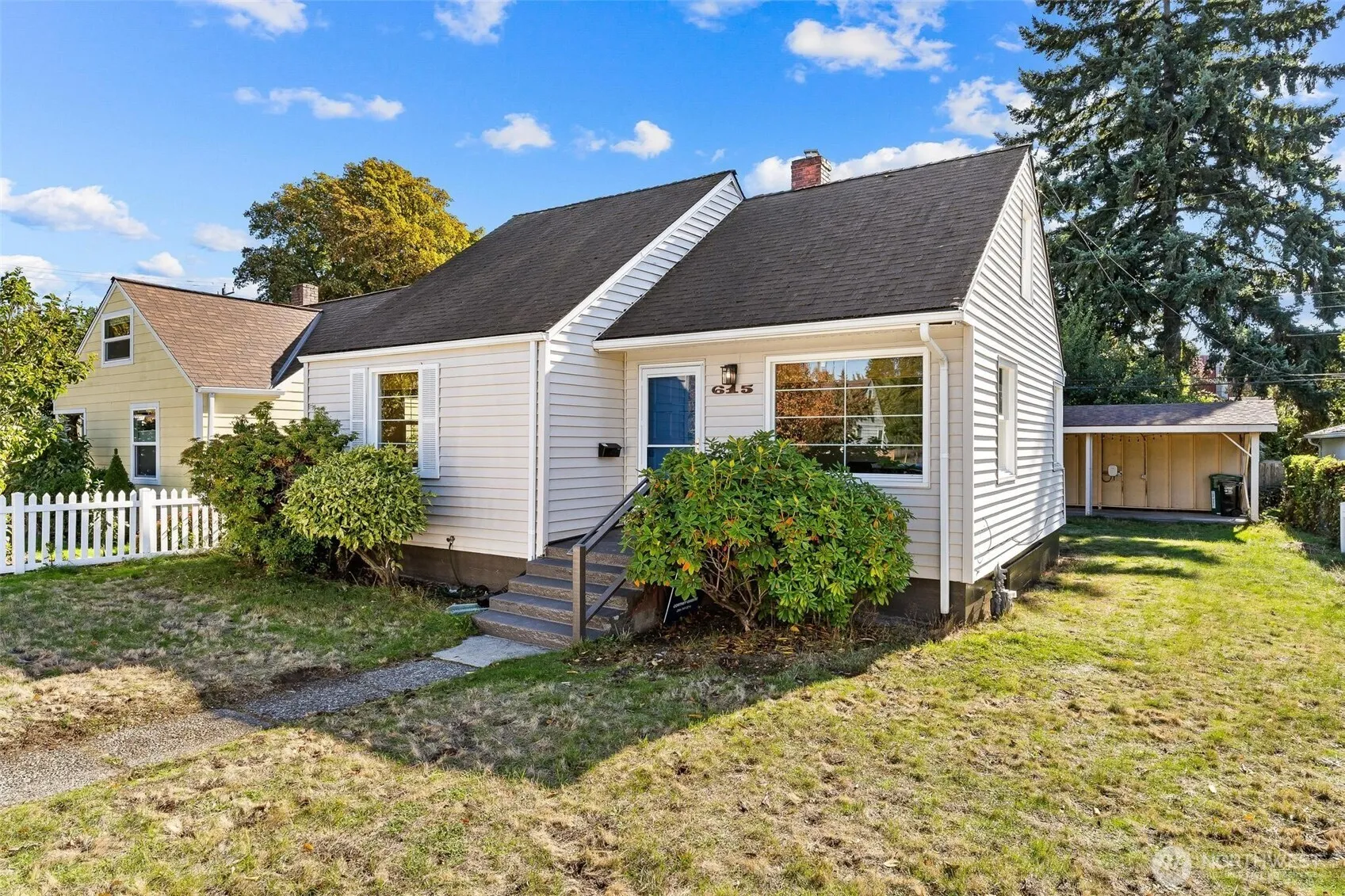 Property photo for 615 Nw 48th Street, Seattle photo 2