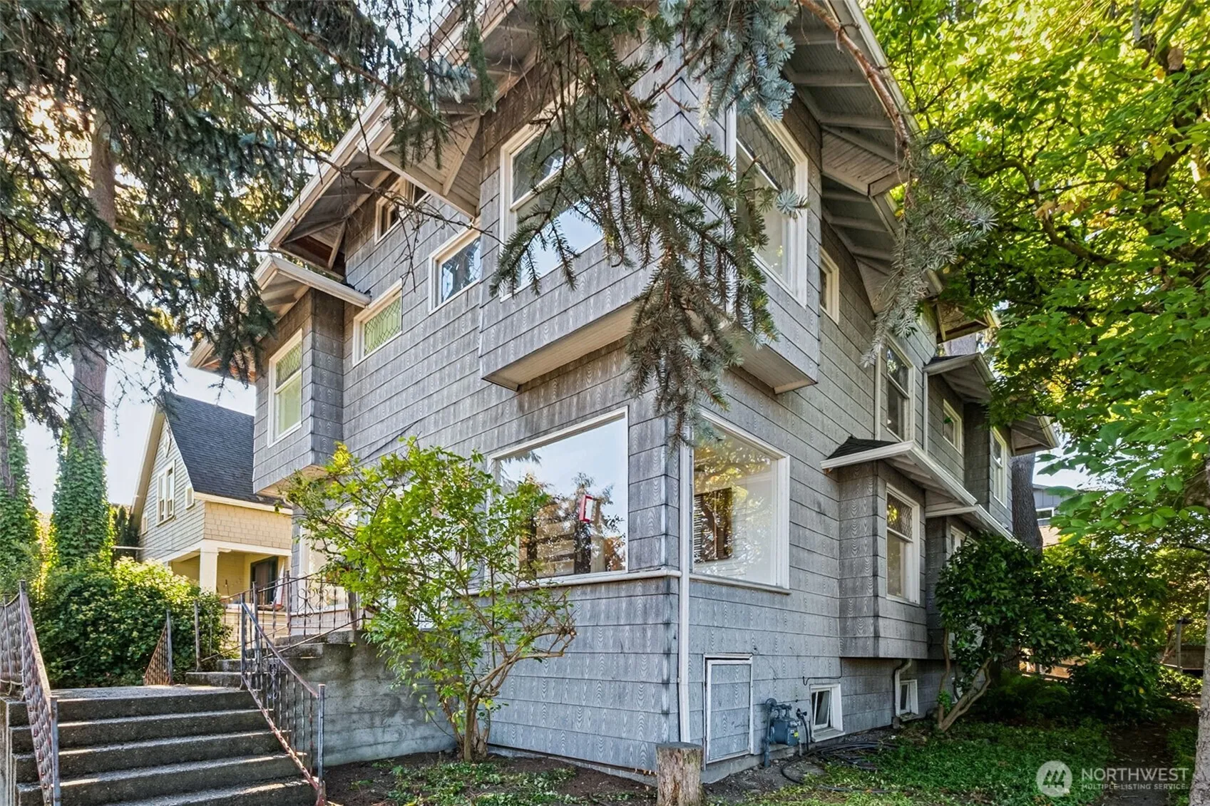 Property photo for 6119 Latona Avenue Ne, Seattle photo 4