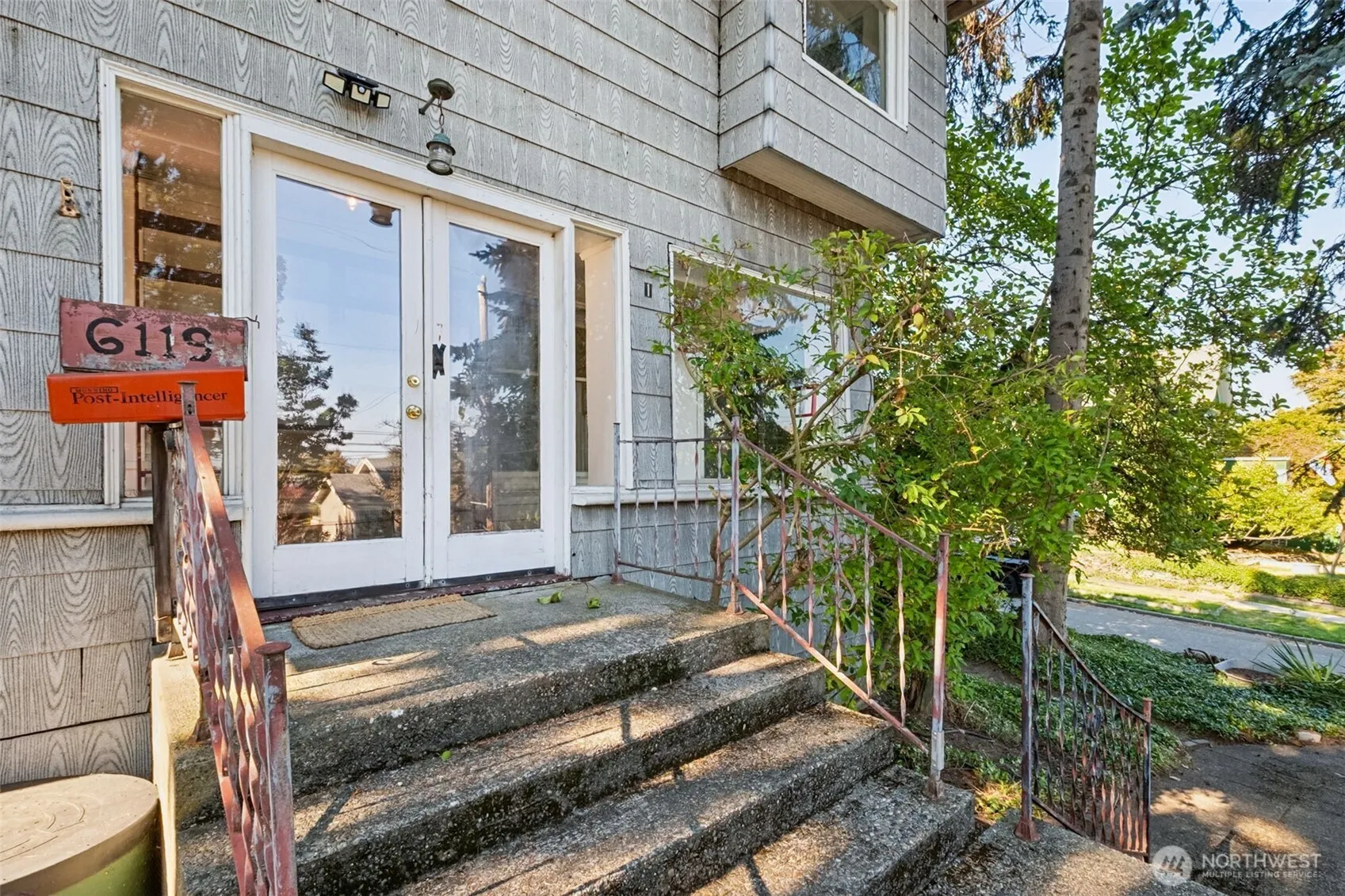 Property photo for 6119 Latona Avenue Ne, Seattle photo 3