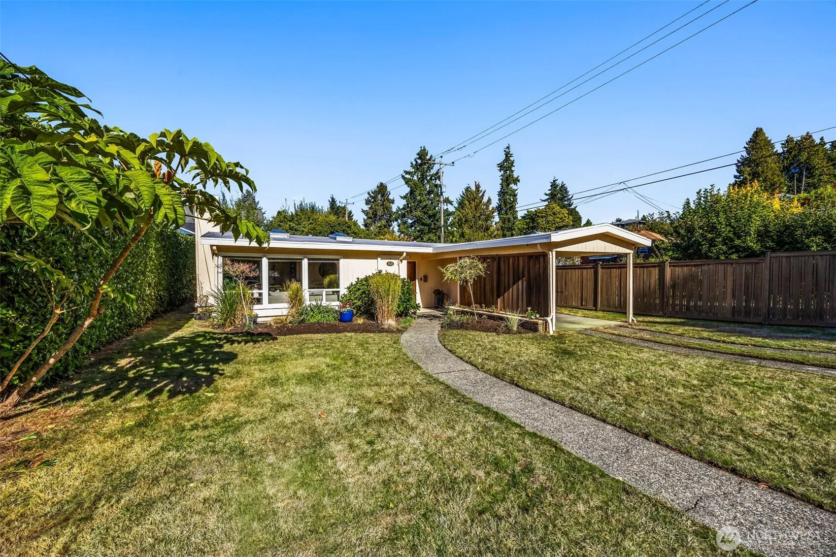 Property photo for 4616 Sw Hanford Street, Seattle photo 2