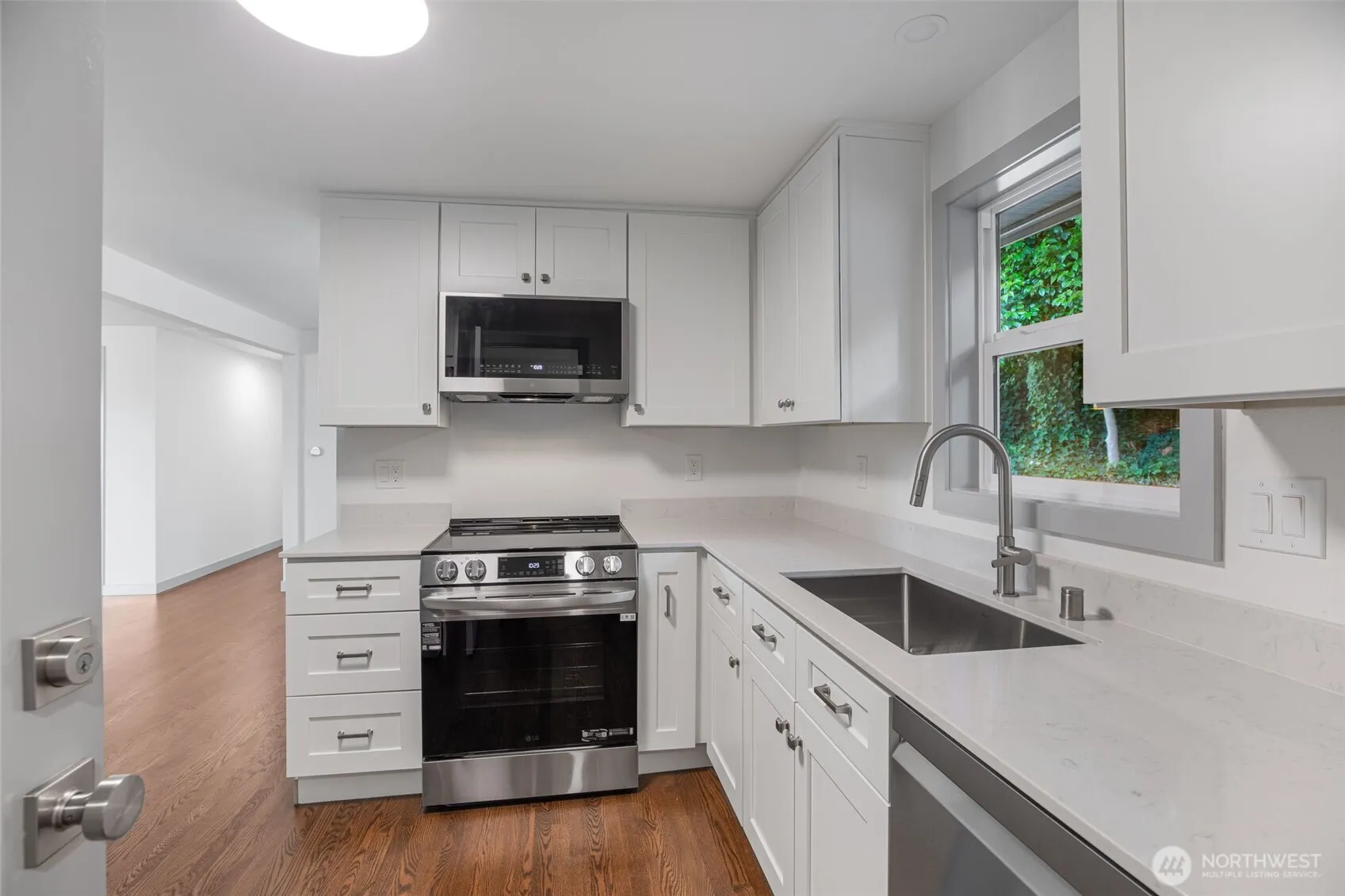 Property photo for 4602 Sw Cloverdale Street, Seattle photo 5