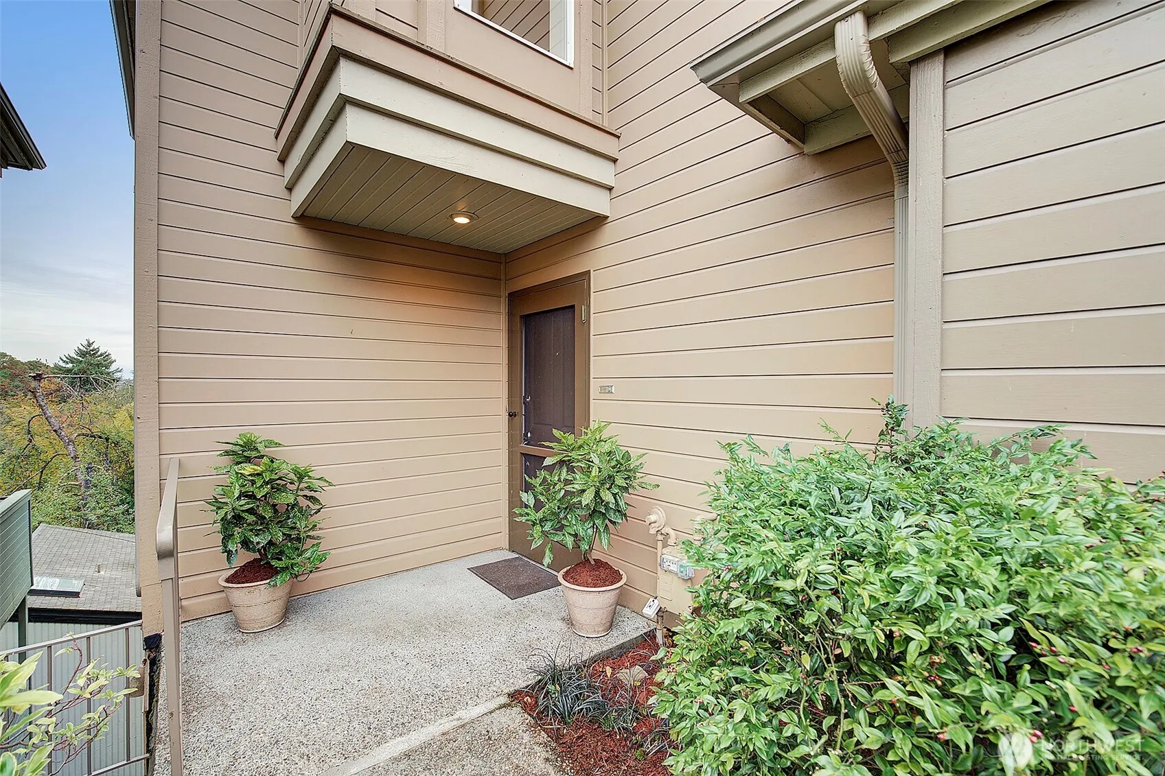 Property photo for 214 31st Avenue S, Seattle photo 2