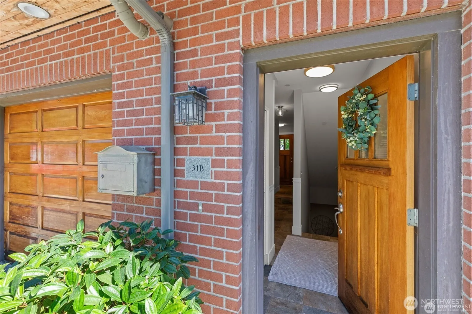 Property photo for 31 Etruria Street #b, Seattle