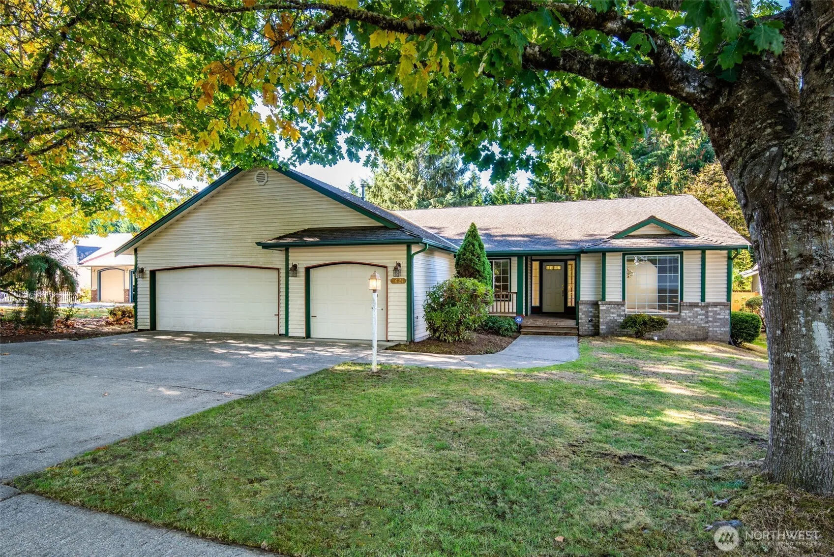 Property photo for 1621 Redwood Place Se, Olympia