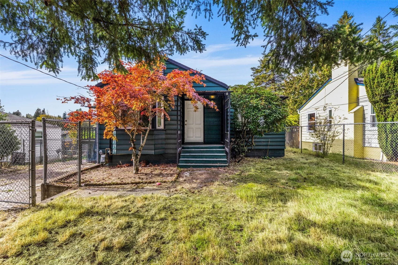 Property photo for 10713 15th Ave Ne, Seattle photo 2