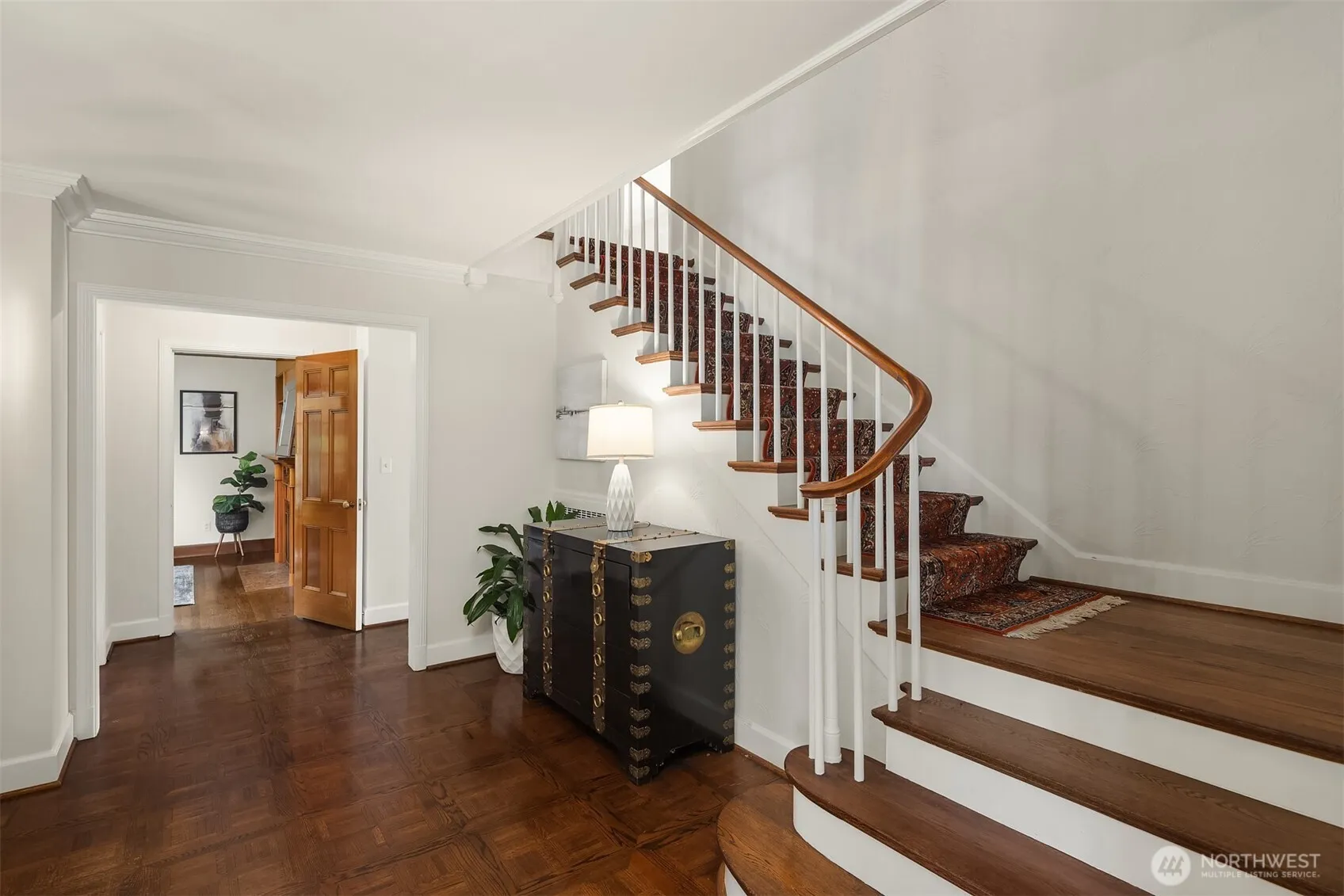 Property photo for 5525 Ne Penrith Road, Seattle photo 5