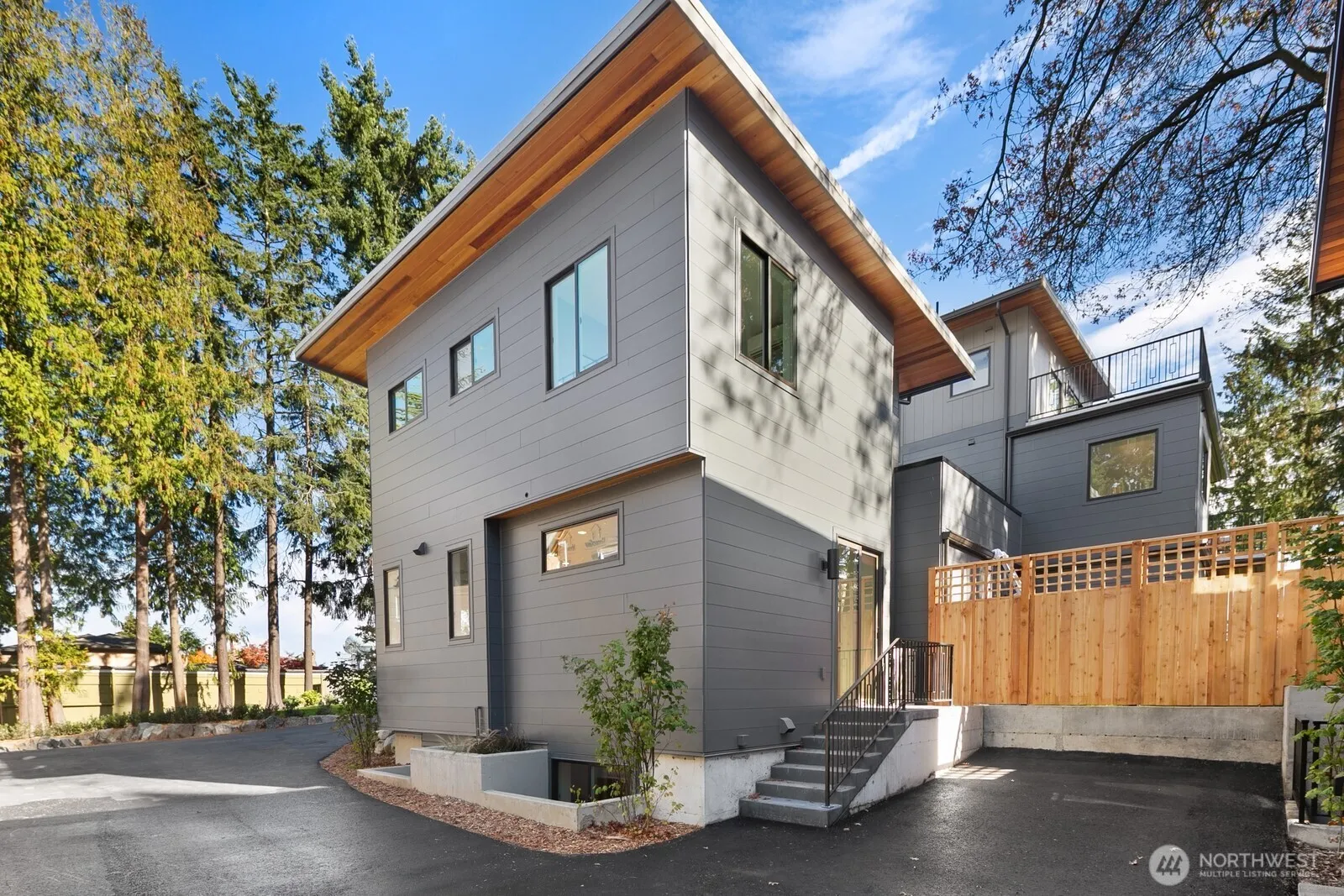 Property photo for 3949 B W Barrett Lane, Seattle photo 2