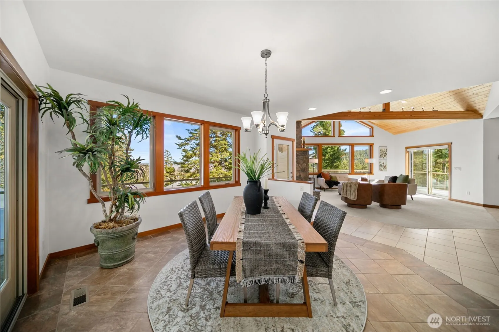 Property photo for 6760 Forest Ridge Drive, Wenatchee photo 4