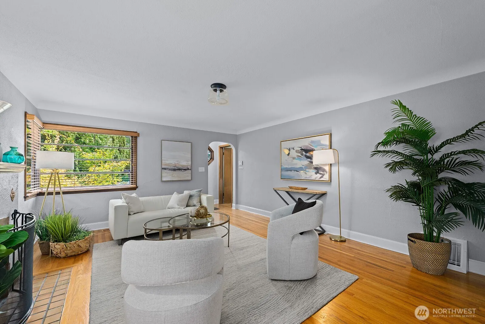 Property photo for 10205 35th Avenue Sw, Seattle photo 3