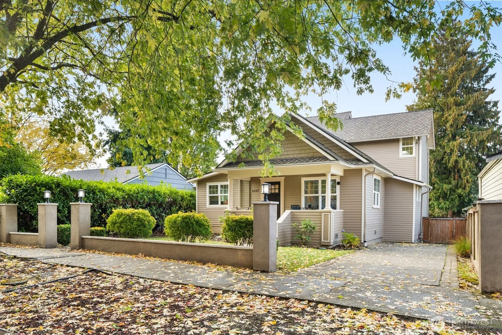 Property photo for 6507 41st Avenue Sw, Seattle