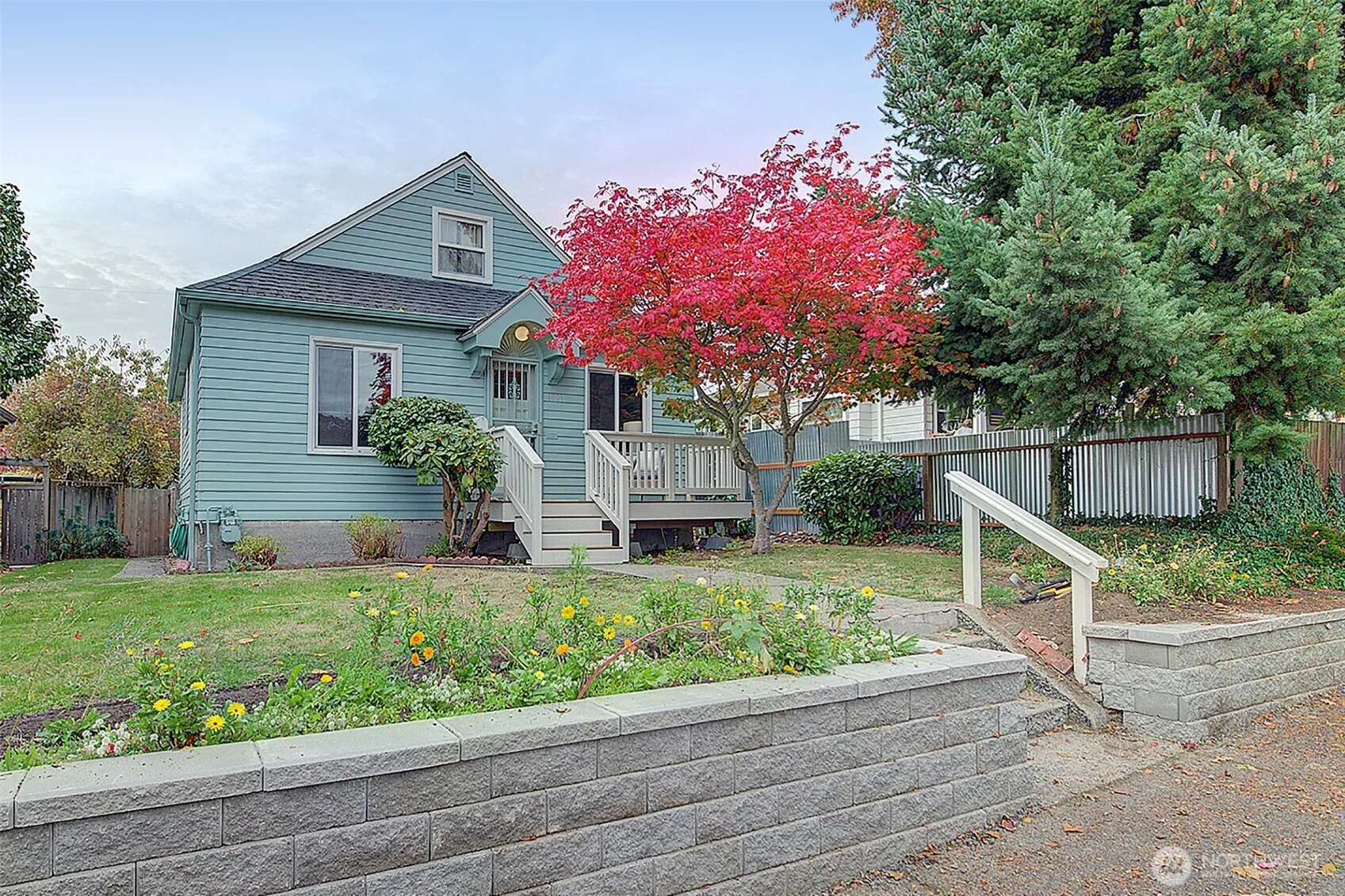 Property photo for 4021 40th Avenue Sw, Seattle photo 3