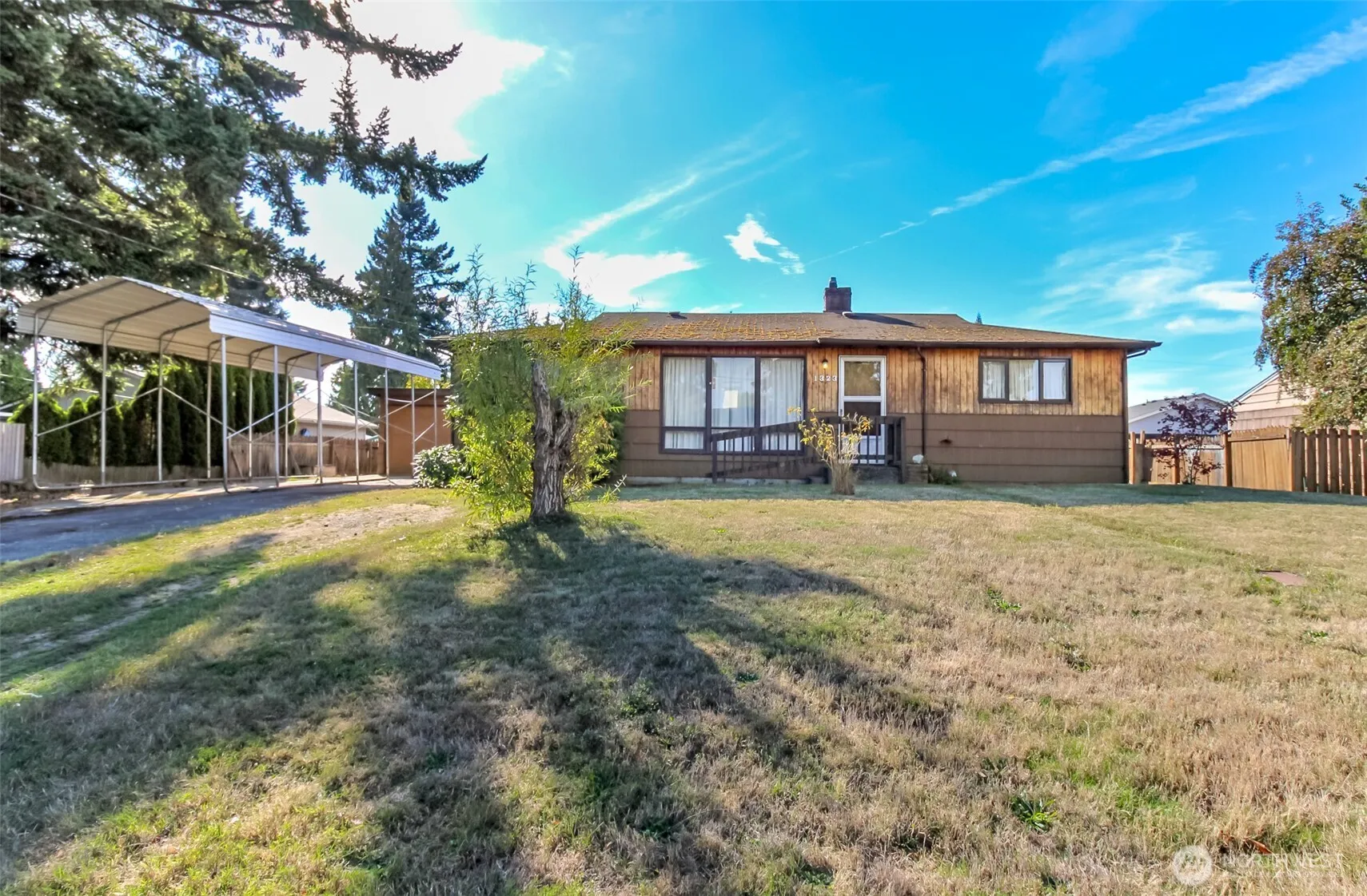 Property photo for 1323 Sw 113th Street, Seattle