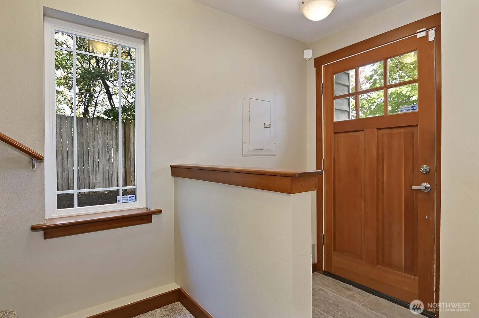 Property photo for 12307 B Roosevelt Way Ne #b, Seattle photo 2