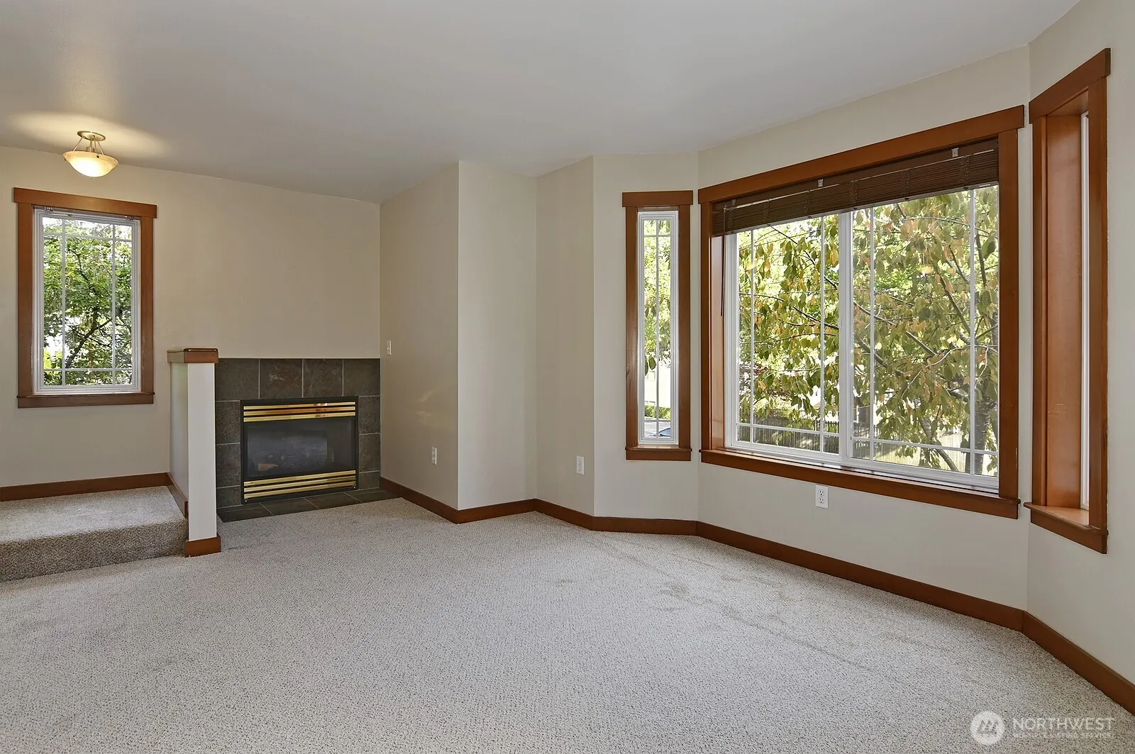 Property photo for 12307 B Roosevelt Way Ne #b, Seattle photo 5