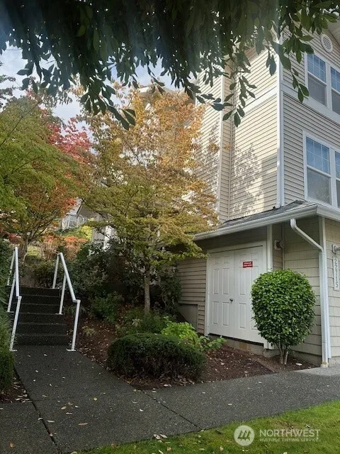 Property photo for 22715 43rd Avenue S, Kent photo 4