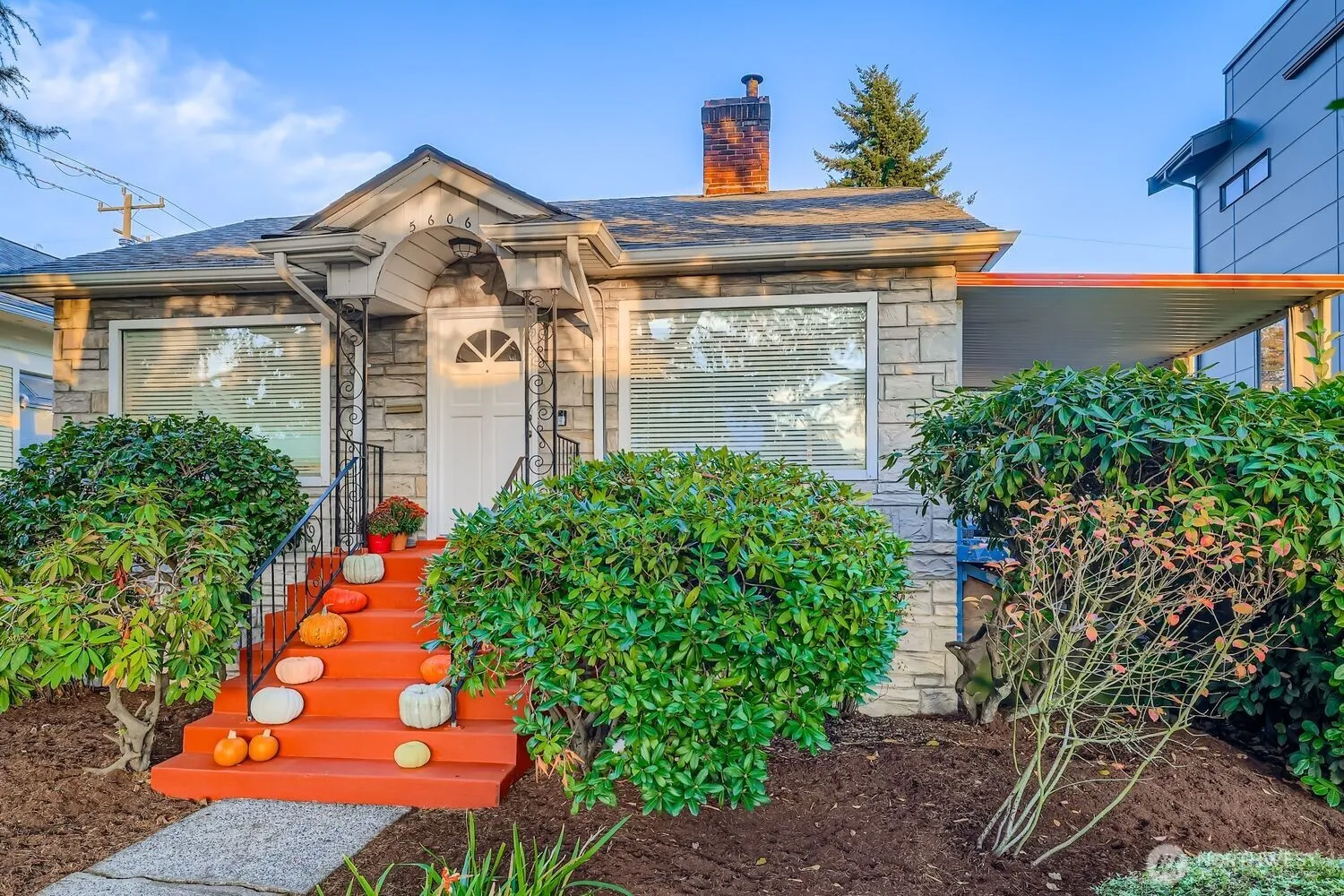 Property photo for 5606 46th Avenue Sw, Seattle