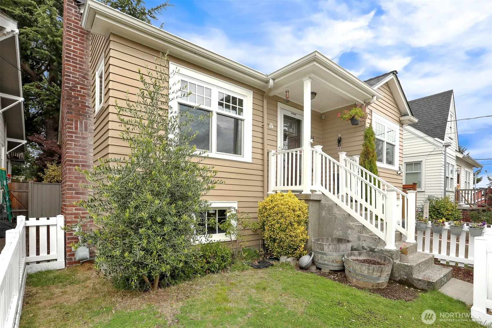 Property photo for 754 N 82nd Street, Seattle photo 2