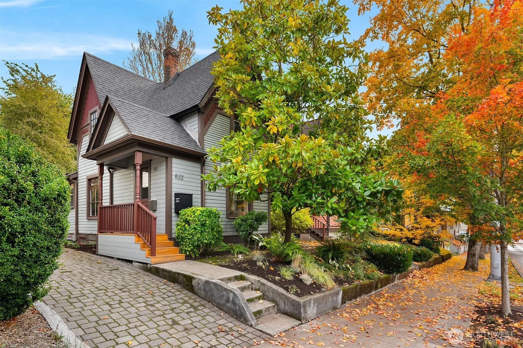 Property photo for 822 23rd Avenue, Seattle photo 2