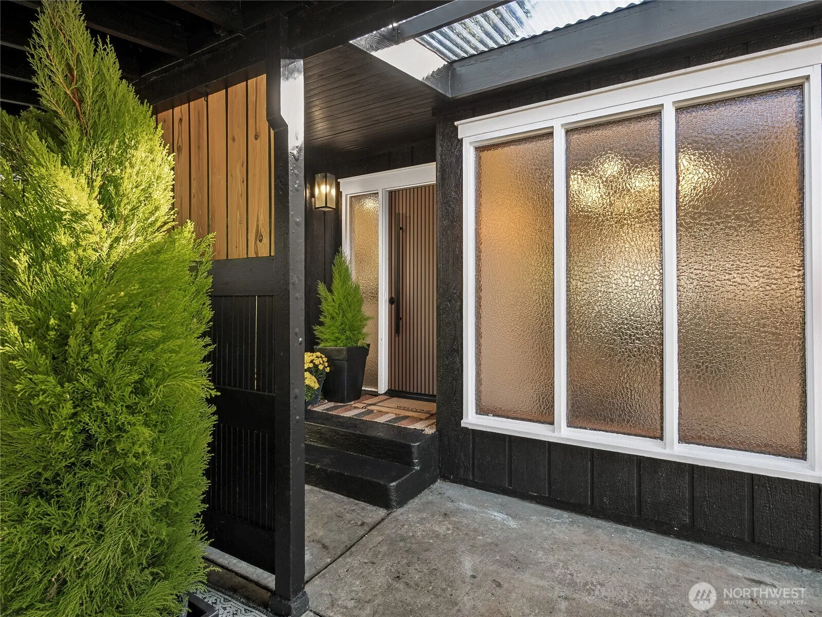 Property photo for 11414 34th Avenue Sw, Seattle photo 5