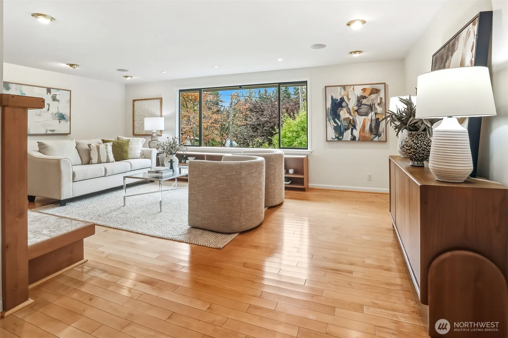 Property photo for 8606 29th Avenue Ne, Seattle photo 4