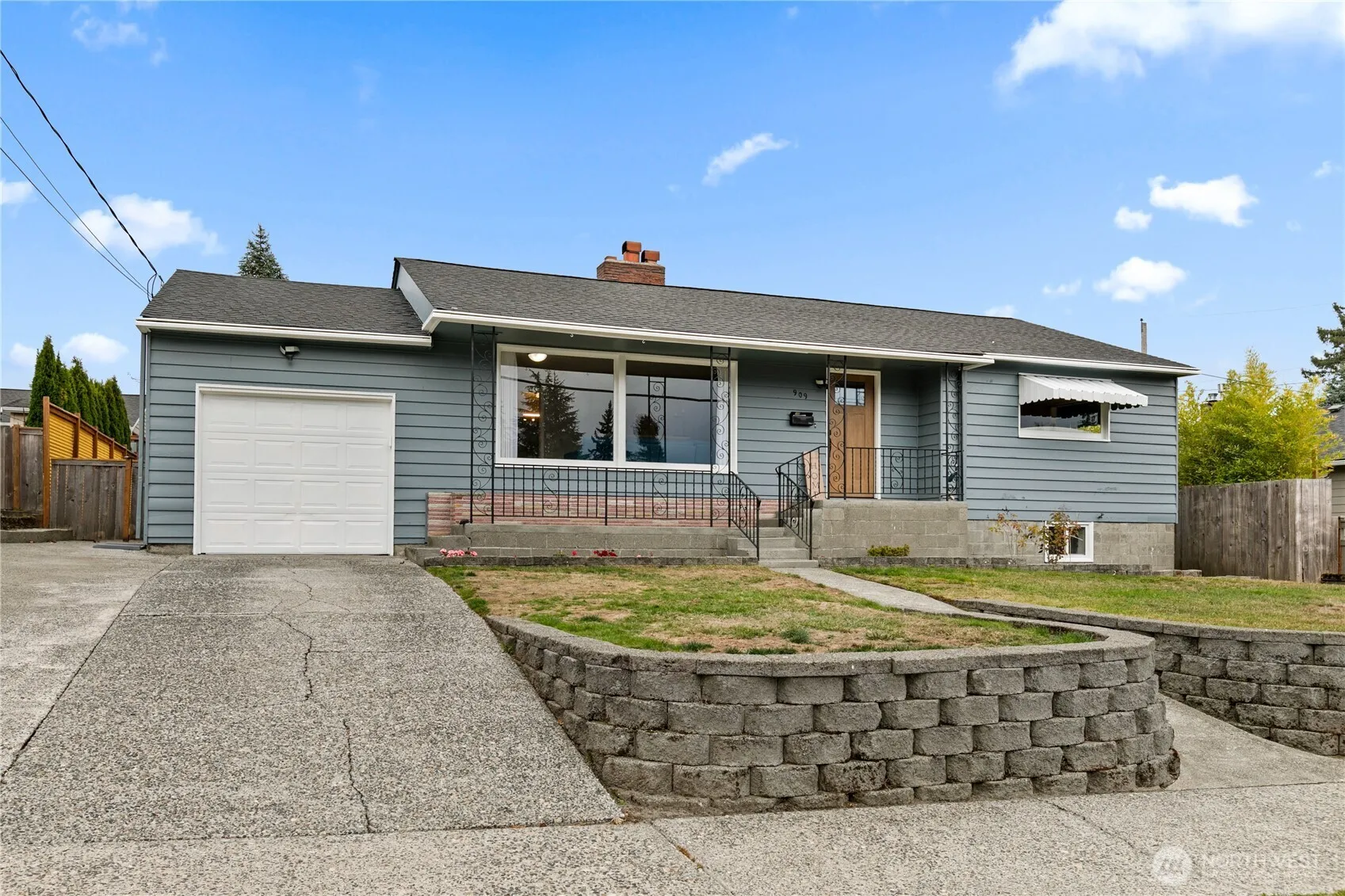 Property photo for 909 N Huson Street, Tacoma photo 2