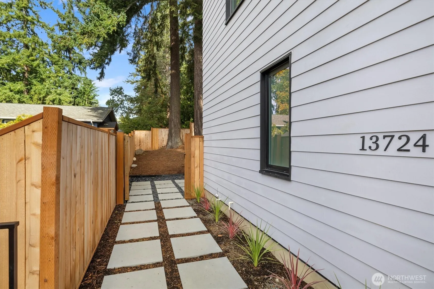 Property photo for 13726 22nd Avenue Ne #3, Seattle photo 3