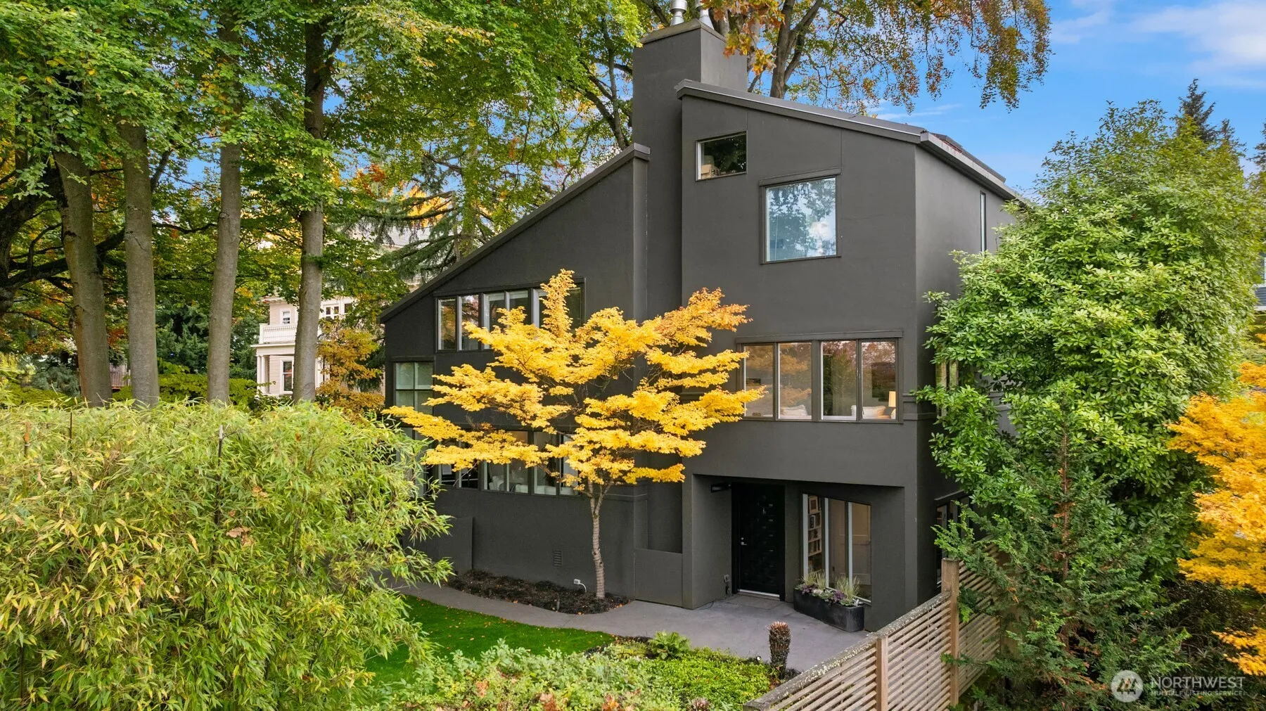 Property photo for 1615 39th Avenue E, Seattle
