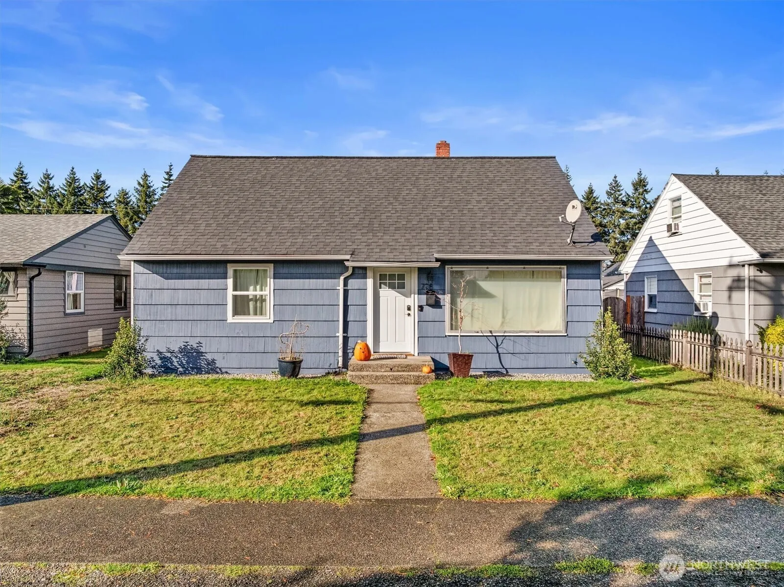 Property photo for 728 5th Street Se, Puyallup photo 2